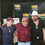 EL cantante Saúl “El Jaguar” Alarcón, visitó la ciudad de Puebla para adelantar detalles del show que estará ofreciendo este 27 de octubre como parte del Jaripeo junto a “Los Destructores”, de Memo Ocampo.