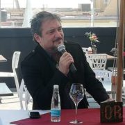 -Raúl Ornelas llega a Puebla con su concierto “El mismo que viste y canta”.