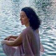 LA CANTANTE CHILENA CLAUDIA ACUÑA LANZA SU NUEVO SENCILLO “AGÜITA DE CORAZÓN” NOMINADA A LOS LATIN GRAMMYS 2019