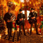 LOS PLEBES DEL RANCHO DE ARIEL CAMACHO SE PONEN NAVIDEÑOS CON EL LANZAMIENTO DE SU TEMA “SE ACERCA NAVIDAD”
