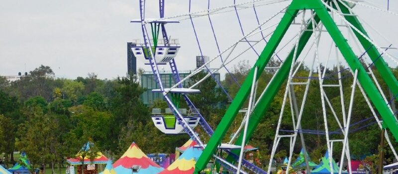 Espectaculares García regresa al Parque Bicentenario de la Ciudad de México con Montaña rusa para la temporada decembrina