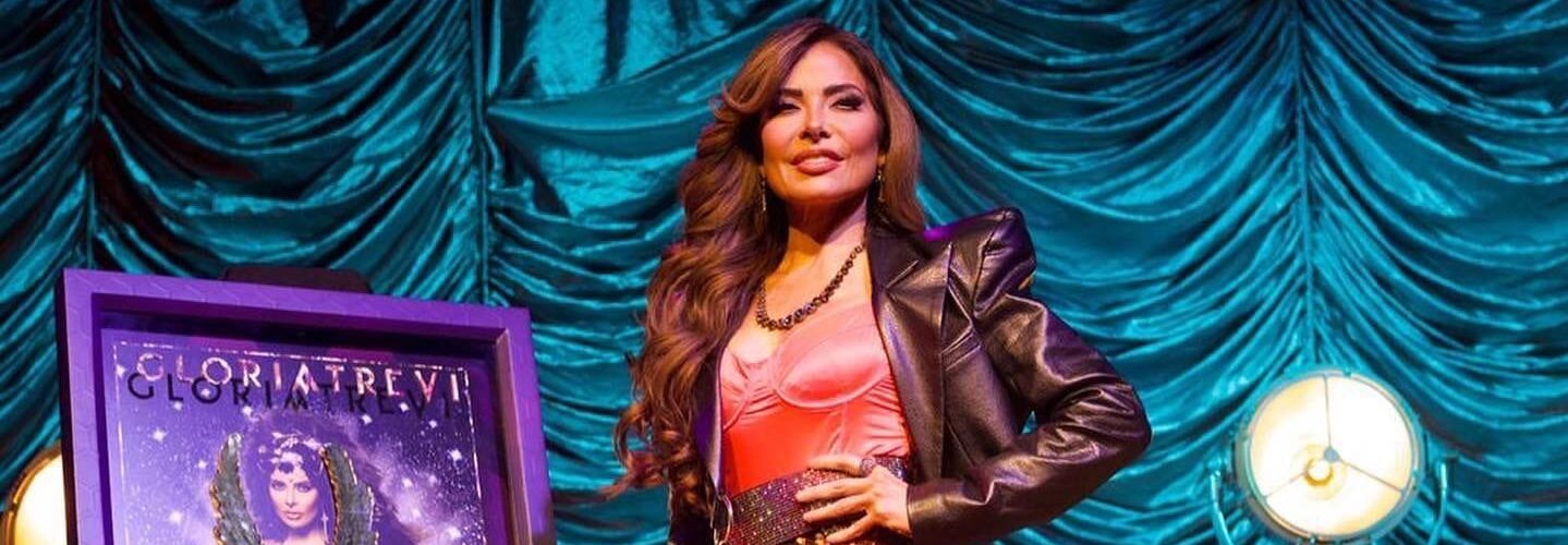 Recibe Gloria Trevi disco de Platino, y anuncia nueva fecha en Puebla