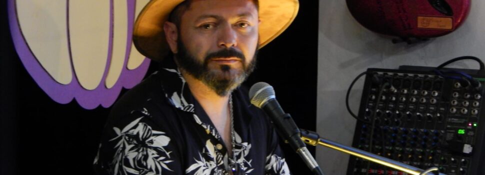 A dos décadas de “Estoy Aquí” Edgar Oceransky regresa a Puebla