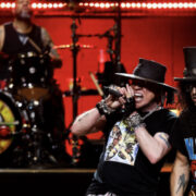 GUNS AND ROSES INCENDIA LONDRES CON SU EXPLOSIVO SHOW PREVIO A SUS CONCIERTOS EN MÉXICO Y MONTERREY