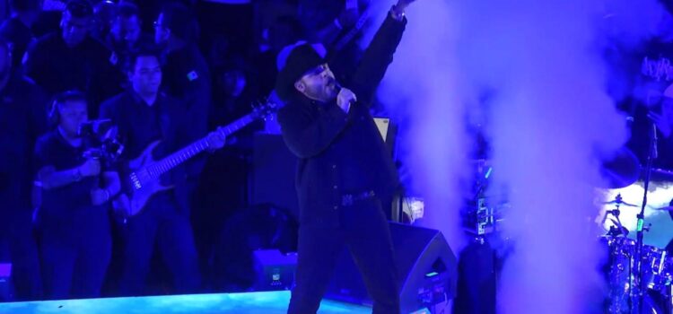 Gerardo Ortiz conquista el Palenque de la Feria con una noche espectacular